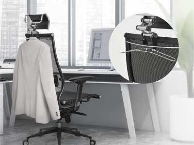 Полезный аксессуар от МЕТТА – вешалка для одежды на спинке кресла